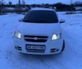Белый Шевроле Авео, объемом двигателя 1.5 л и пробегом 195 тыс. км за 4600 $, фото 1 на Automoto.ua