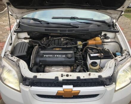 Белый Шевроле Авео, объемом двигателя 1.6 л и пробегом 228 тыс. км за 4200 $, фото 6 на Automoto.ua