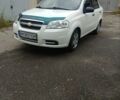 Белый Шевроле Авео, объемом двигателя 1.5 л и пробегом 224 тыс. км за 3500 $, фото 1 на Automoto.ua