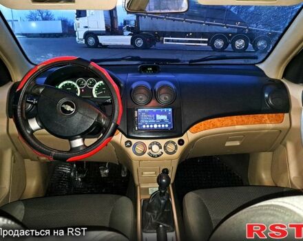 Белый Шевроле Авео, объемом двигателя 1.6 л и пробегом 202 тыс. км за 4350 $, фото 5 на Automoto.ua