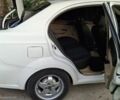 Белый Шевроле Авео, объемом двигателя 1.6 л и пробегом 201 тыс. км за 3500 $, фото 5 на Automoto.ua