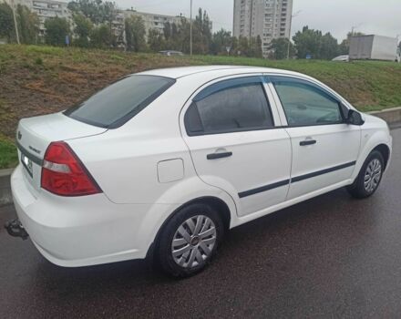 Белый Шевроле Авео, объемом двигателя 1.5 л и пробегом 600 тыс. км за 3100 $, фото 1 на Automoto.ua