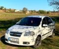 Білий Шевроле Авео, об'ємом двигуна 1.6 л та пробігом 270 тис. км за 4100 $, фото 1 на Automoto.ua