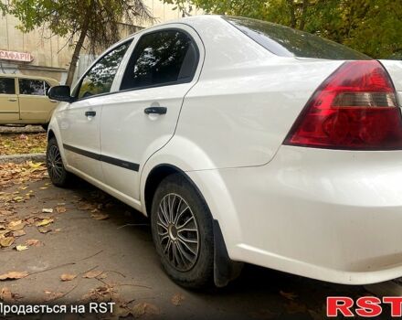 Білий Шевроле Авео, об'ємом двигуна 1.5 л та пробігом 250 тис. км за 3300 $, фото 1 на Automoto.ua