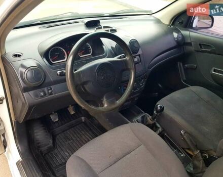 Белый Шевроле Авео, объемом двигателя 1.5 л и пробегом 160 тыс. км за 3400 $, фото 8 на Automoto.ua
