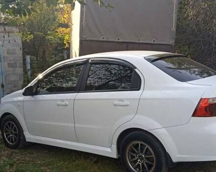 Белый Шевроле Авео, объемом двигателя 1.5 л и пробегом 145 тыс. км за 5600 $, фото 2 на Automoto.ua