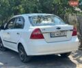 Белый Шевроле Авео, объемом двигателя 1.6 л и пробегом 215 тыс. км за 3900 $, фото 1 на Automoto.ua