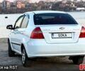 Белый Шевроле Авео, объемом двигателя 1.6 л и пробегом 185 тыс. км за 4500 $, фото 1 на Automoto.ua