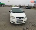 Белый Шевроле Авео, объемом двигателя 1.2 л и пробегом 255 тыс. км за 3709 $, фото 1 на Automoto.ua