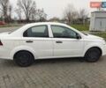 Белый Шевроле Авео, объемом двигателя 1.2 л и пробегом 255 тыс. км за 3709 $, фото 3 на Automoto.ua