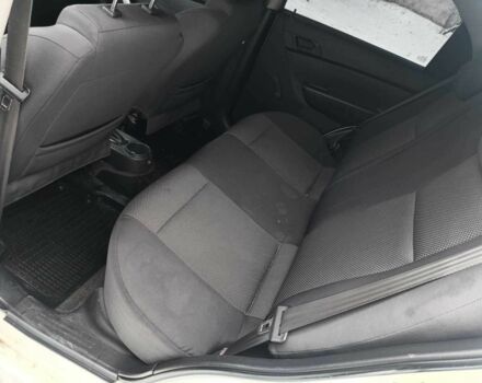 Белый Шевроле Авео, объемом двигателя 1.5 л и пробегом 90 тыс. км за 4800 $, фото 7 на Automoto.ua