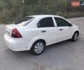 Белый Шевроле Авео, объемом двигателя 1.5 л и пробегом 173 тыс. км за 4500 $, фото 1 на Automoto.ua