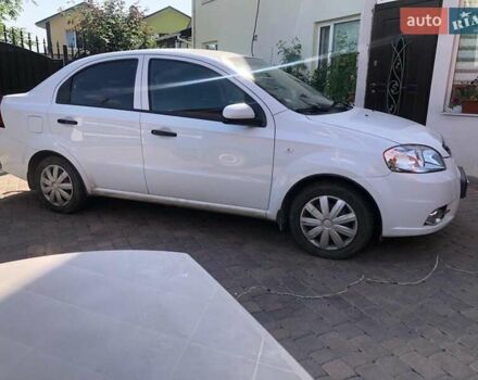 Белый Шевроле Авео, объемом двигателя 1.5 л и пробегом 169 тыс. км за 4500 $, фото 1 на Automoto.ua