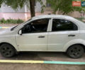 Белый Шевроле Авео, объемом двигателя 1.5 л и пробегом 150 тыс. км за 3000 $, фото 1 на Automoto.ua