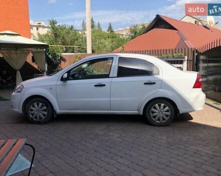 Белый Шевроле Авео, объемом двигателя 1.5 л и пробегом 169 тыс. км за 4500 $, фото 2 на Automoto.ua