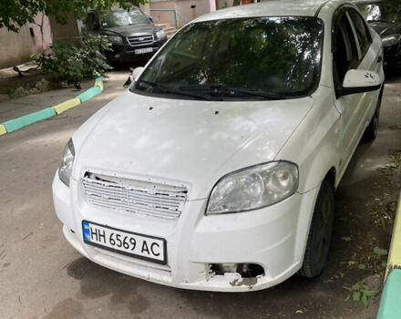 Белый Шевроле Авео, объемом двигателя 1.5 л и пробегом 150 тыс. км за 3000 $, фото 1 на Automoto.ua