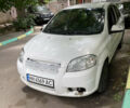 Белый Шевроле Авео, объемом двигателя 1.5 л и пробегом 150 тыс. км за 3000 $, фото 1 на Automoto.ua