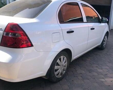 Белый Шевроле Авео, объемом двигателя 1.5 л и пробегом 169 тыс. км за 4500 $, фото 3 на Automoto.ua