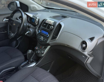Белый Шевроле Авео, объемом двигателя 1.6 л и пробегом 130 тыс. км за 5800 $, фото 14 на Automoto.ua