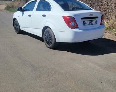 Белый Шевроле Авео, объемом двигателя 1.2 л и пробегом 250 тыс. км за 5300 $, фото 2 на Automoto.ua