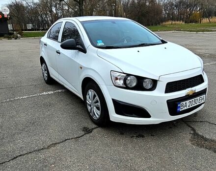 Белый Шевроле Авео, объемом двигателя 1.2 л и пробегом 270 тыс. км за 5300 $, фото 2 на Automoto.ua