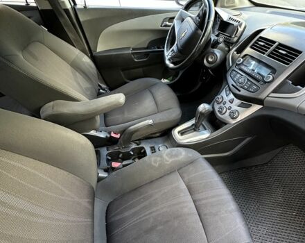 Белый Шевроле Авео, объемом двигателя 1.6 л и пробегом 194 тыс. км за 6200 $, фото 5 на Automoto.ua