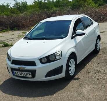 Белый Шевроле Авео, объемом двигателя 1.6 л и пробегом 173 тыс. км за 6000 $, фото 17 на Automoto.ua