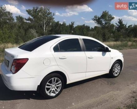 Белый Шевроле Авео, объемом двигателя 1.6 л и пробегом 68 тыс. км за 7700 $, фото 2 на Automoto.ua
