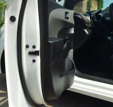 Белый Шевроле Авео, объемом двигателя 1.6 л и пробегом 173 тыс. км за 6000 $, фото 7 на Automoto.ua