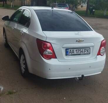 Белый Шевроле Авео, объемом двигателя 1.6 л и пробегом 173 тыс. км за 6000 $, фото 11 на Automoto.ua
