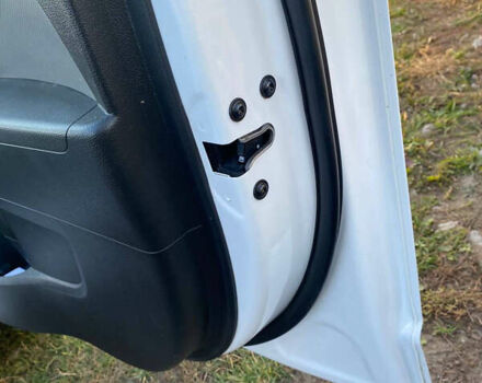 Белый Шевроле Авео, объемом двигателя 1.6 л и пробегом 140 тыс. км за 6350 $, фото 16 на Automoto.ua