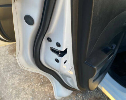 Белый Шевроле Авео, объемом двигателя 1.6 л и пробегом 140 тыс. км за 6350 $, фото 21 на Automoto.ua