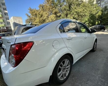 Белый Шевроле Авео, объемом двигателя 1.6 л и пробегом 194 тыс. км за 6200 $, фото 4 на Automoto.ua