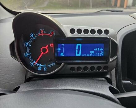 Белый Шевроле Авео, объемом двигателя 1.2 л и пробегом 270 тыс. км за 5000 $, фото 1 на Automoto.ua