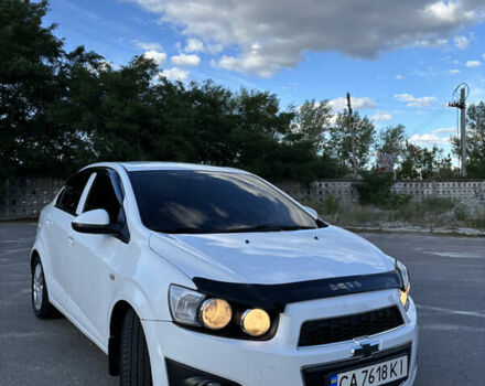 Белый Шевроле Авео, объемом двигателя 1.6 л и пробегом 235 тыс. км за 5399 $, фото 2 на Automoto.ua