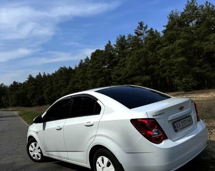 Белый Шевроле Авео, объемом двигателя 1.6 л и пробегом 161 тыс. км за 5600 $, фото 3 на Automoto.ua