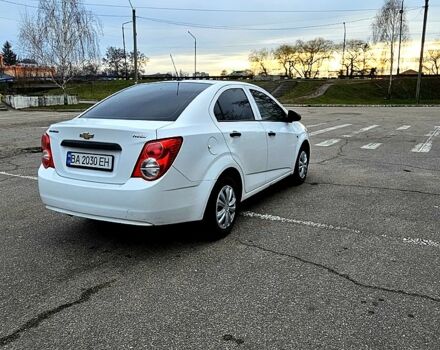 Белый Шевроле Авео, объемом двигателя 1.2 л и пробегом 270 тыс. км за 5300 $, фото 1 на Automoto.ua