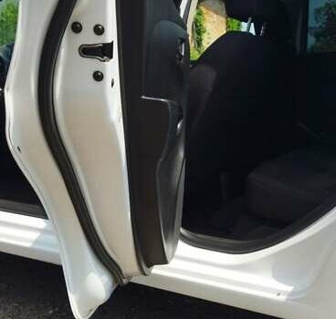 Белый Шевроле Авео, объемом двигателя 1.6 л и пробегом 173 тыс. км за 6000 $, фото 8 на Automoto.ua