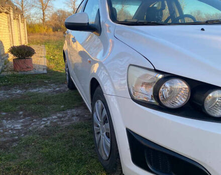 Белый Шевроле Авео, объемом двигателя 1.6 л и пробегом 140 тыс. км за 6350 $, фото 4 на Automoto.ua