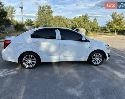 Белый Шевроле Авео, объемом двигателя 1.6 л и пробегом 235 тыс. км за 5399 $, фото 4 на Automoto.ua