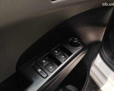 Білий Шевроле Авео, об'ємом двигуна 1.4 л та пробігом 129 тис. км за 6790 $, фото 10 на Automoto.ua