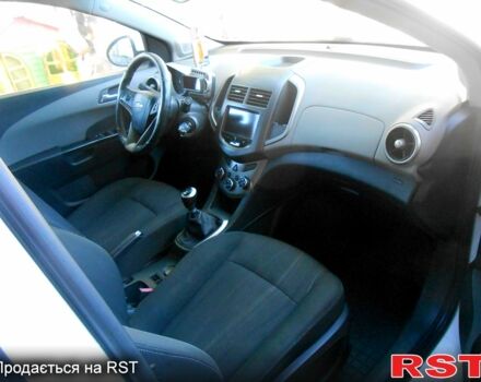 Белый Шевроле Авео, объемом двигателя 1.4 л и пробегом 150 тыс. км за 5000 $, фото 7 на Automoto.ua