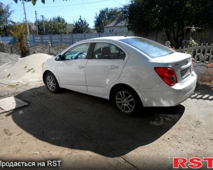 Белый Шевроле Авео, объемом двигателя 1.4 л и пробегом 150 тыс. км за 5000 $, фото 1 на Automoto.ua