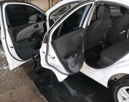 Белый Шевроле Авео, объемом двигателя 1.25 л и пробегом 215 тыс. км за 7000 $, фото 10 на Automoto.ua