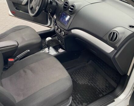 Белый Шевроле Авео, объемом двигателя 1.4 л и пробегом 149 тыс. км за 5250 $, фото 10 на Automoto.ua