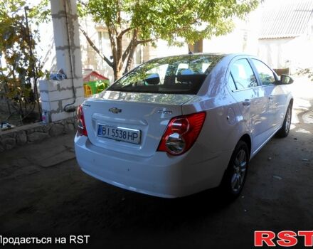 Белый Шевроле Авео, объемом двигателя 1.4 л и пробегом 150 тыс. км за 5000 $, фото 5 на Automoto.ua