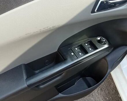Білий Шевроле Авео, об'ємом двигуна 1.4 л та пробігом 176 тис. км за 6400 $, фото 8 на Automoto.ua