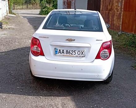 Білий Шевроле Авео, об'ємом двигуна 1.4 л та пробігом 176 тис. км за 6400 $, фото 2 на Automoto.ua