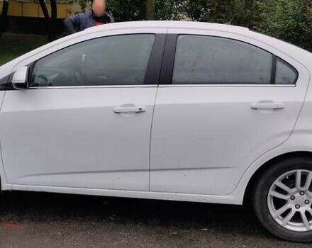Білий Шевроле Авео, об'ємом двигуна 1.4 л та пробігом 180 тис. км за 6000 $, фото 4 на Automoto.ua