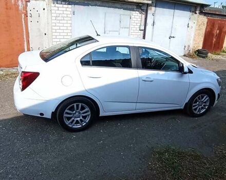 Білий Шевроле Авео, об'ємом двигуна 1.4 л та пробігом 176 тис. км за 6400 $, фото 4 на Automoto.ua